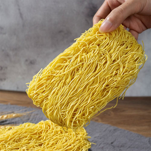 Sopa de fideos veganos nutritivos instantáneos instantáneos de estilo asiático