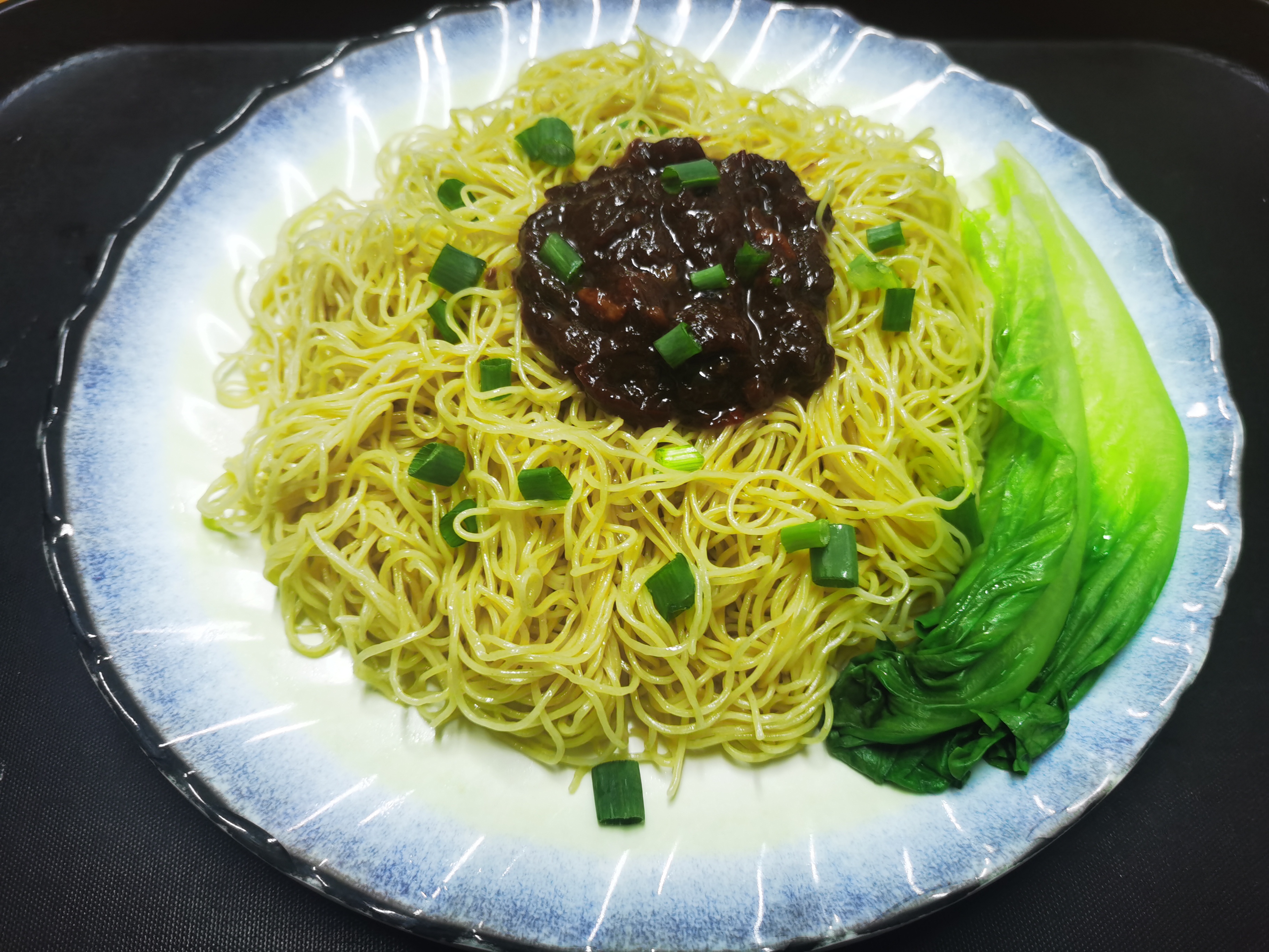 ramen de fideos de espinacas