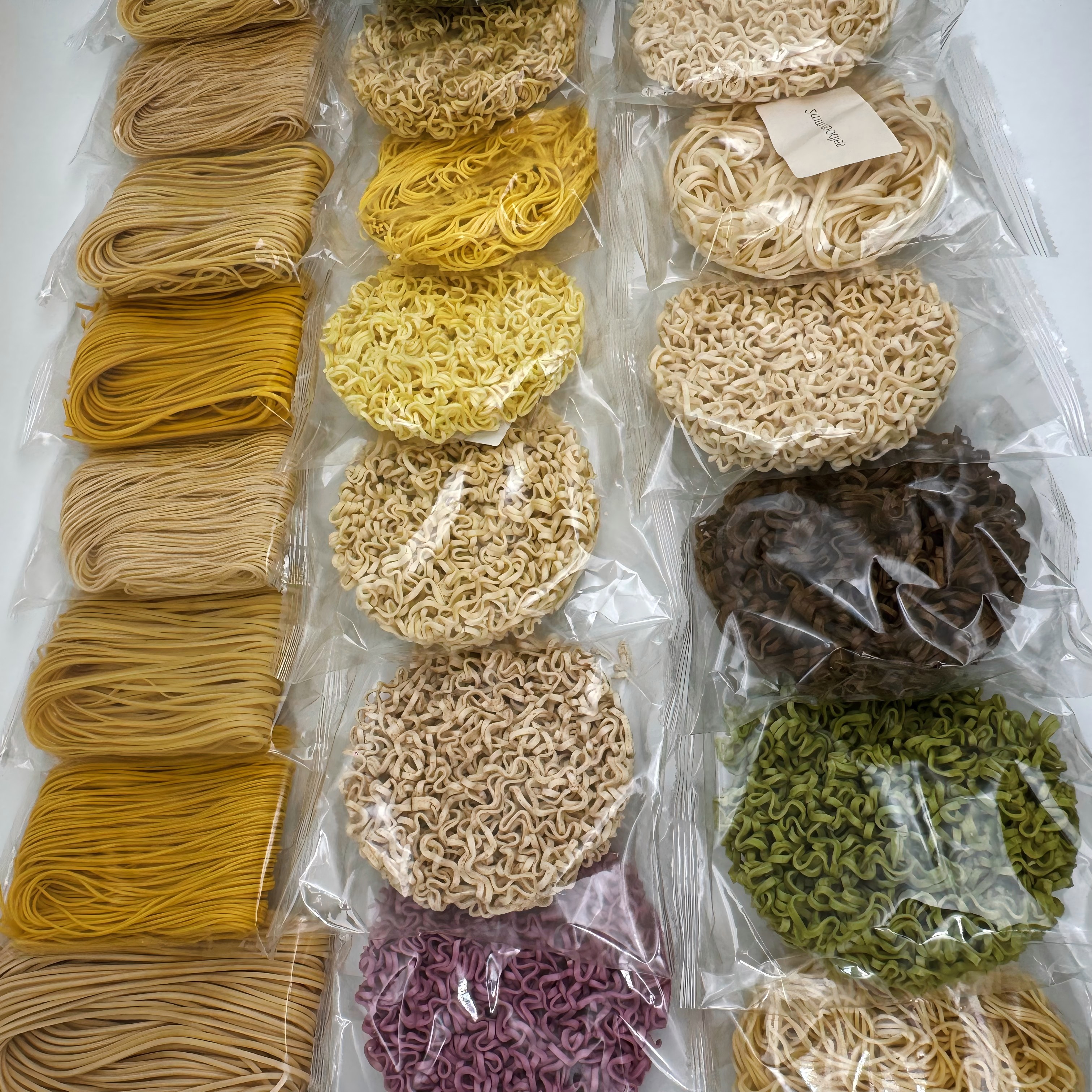 Explorando la variedad de fideos que se sirven con la comida china